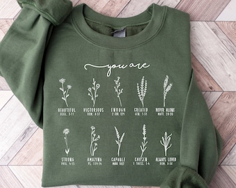 Eres sudadera con versículo bíblico, suéter bíblico inspirador, camisa cristiana de flores silvestres, camisa cristiana retro, camisa de la iglesia, camisa religiosa