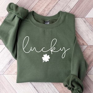Lucky Sweatshirt, Clover Sweatshirt, St Patricks Day Sweatshirt, Saint Patrick&#39;s Pullover, Lucky Sweater, Clovers, Simple Holiday Sweater,