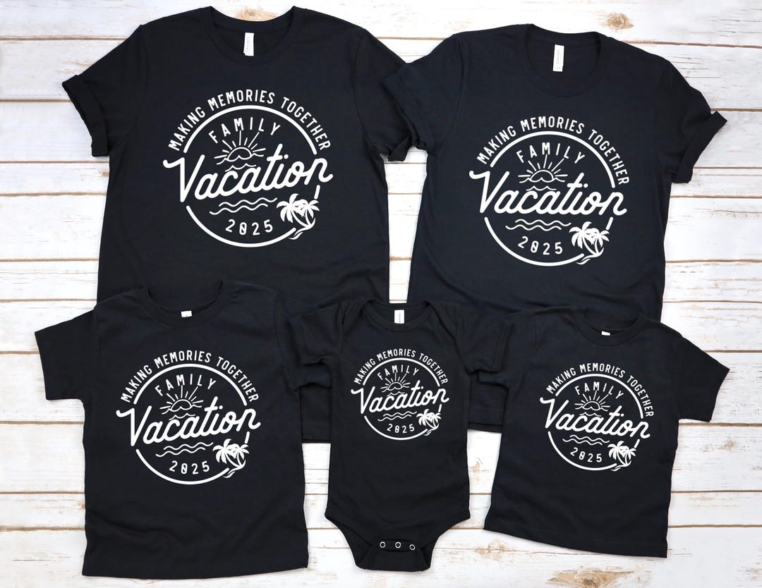 Personalisiertes Familien-T-Shirt Set – Geburtstags- & Urlaubs-Outfits Für 3-6 Personen