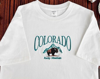 Colorado Bison besticktes T-Shirt: Rocky Mountain Unisex T-Shirt