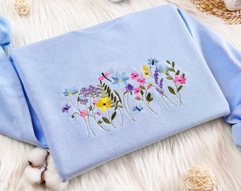 Sudadera con flores silvestres bordadas: camiseta de mariposa y libélula estilo cottagecore