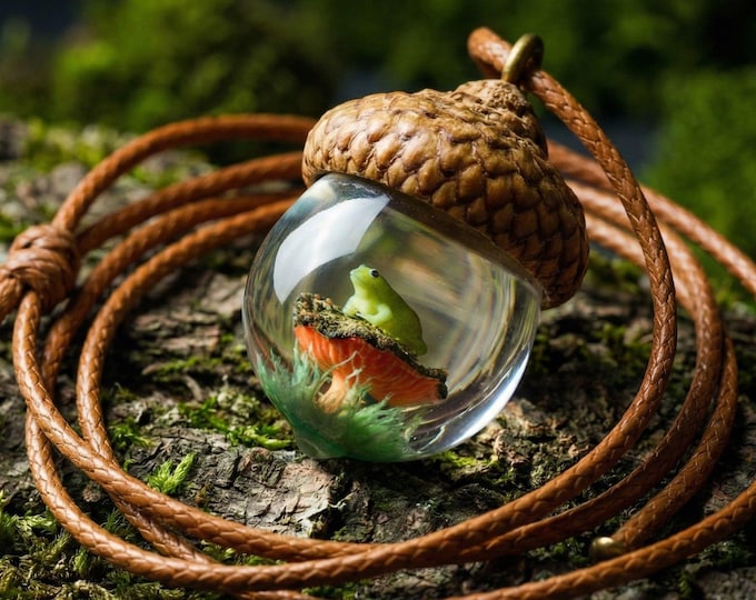 Acorn Necklace With Mushroom Frog, Resin jewelry, Acorn Pendant, wood resin pendant, Gift for Nature lover,Natural jewelry