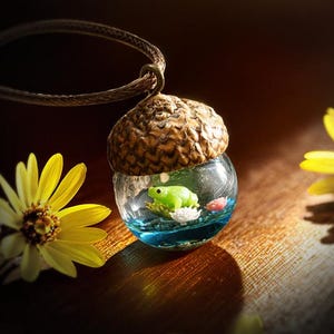 Acorn Pendant Necklace with Resin Snail on Mushroom, Real Acorn Cap, Nature Terrarium Jewelry, Unique Forest Gift for Nature Lovers