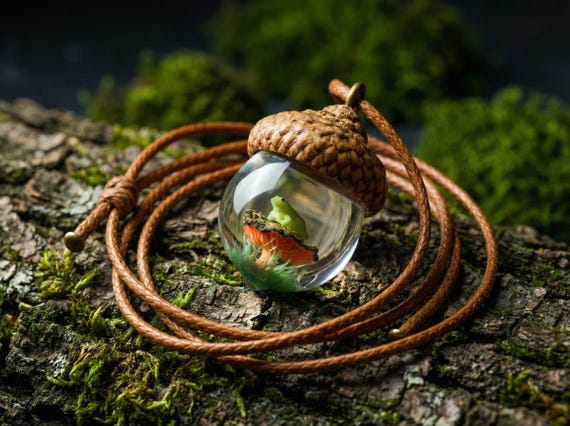 Acorn Necklace With Mushroom Frog, Resin jewelry, Acorn Pendant, wood resin pendant, Gift for Nature lover,Natural jewelry