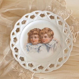 antique plate, decorative plate, old children&#39;s plate, wall plate, vintage porcelain, flourishes, children&#39;s motif, shabby chic, brocante