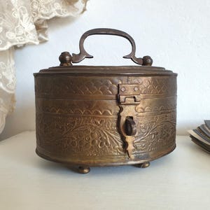 alte Schatulle, antike Dose, Messing, Schatzkästchen, Schmuckkästchen, Handarbeit, Schmuckdose, vintage, shabby, brocante Deko