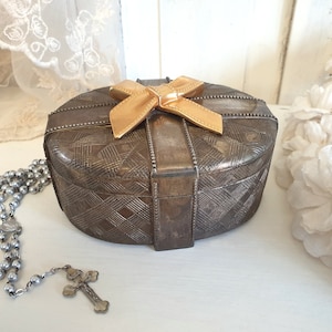alte Schatulle, antike Dose, versilbertes Messing, Schatzkästchen, Schmuckkästchen, Schmuckdose, vintage, shabby, brocante Deko