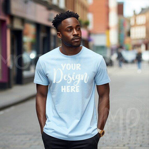 Maqueta de camisa azul claro Maqueta masculina de camiseta Maquetas G64000 para hombre Modelo masculino Gildan Sand Tee Mock Up Maqueta para hombre Boho al aire libre Etsy Espana