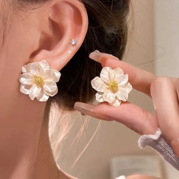 White Flower Stud Earrings • Mother of Pearl Floral Earrings • Gold Center Studs • Elegant Minimal Earrings for Women