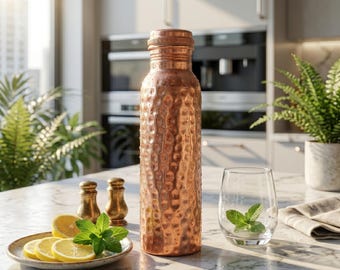 Botella de agua de cobre martillado puro, recipiente de hidratación ayurvédico, utensilios de cocina artesanales para bebidas.