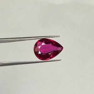 AAA Röd Syntetisk Rubin: Handgjord Päronformad Lös Sten (11 x 8 MM)