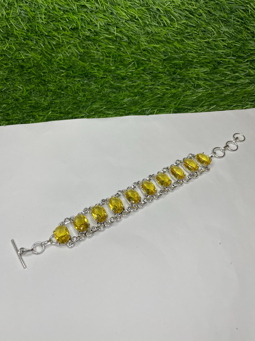 ハンドメイド合成イエローサファイアブレスレット、ドイツシルバーの花 