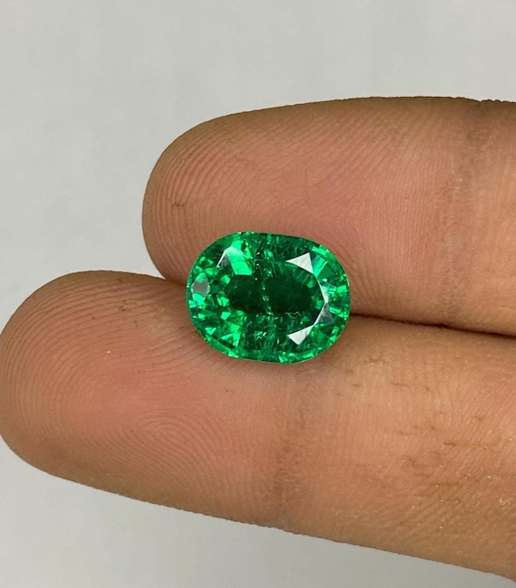 Oval Lab-created Emerald: Colombian Green Loose Gemstone (9x12mm Oval Lab-created Emerald: Colombian Green Loose Gemstone (9x12mm