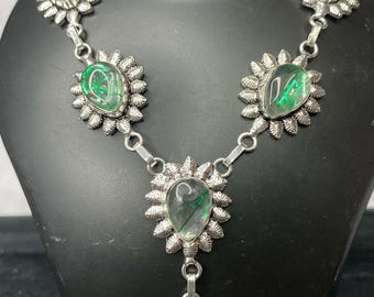 グリーンルチルペアネックレス：フローラルジャーマンシルバー、18
