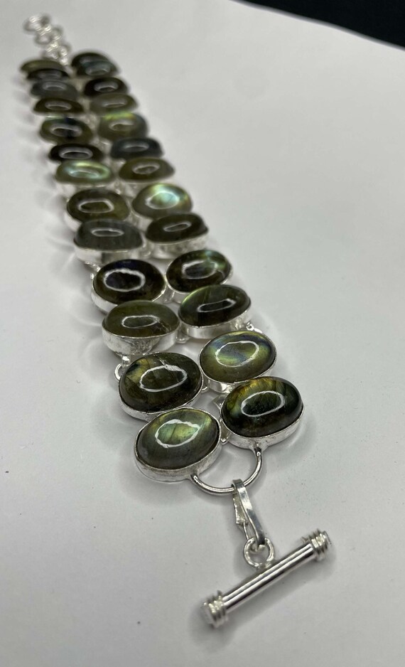 ラブラドライトの宝石ブレスレット：手作りのジャーマンシルバー製