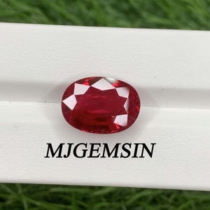 Hydrothermal Red Ruby Oval Gemstone: Lab Grown Corundum, AAA Quality