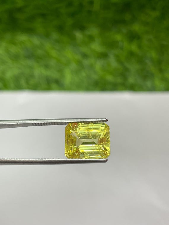 Pendentif Saphir Jaune Naturel Certifié 7,42 Carats - Pierre Pukhraj Panchadhatu AAA En Argent Sterling