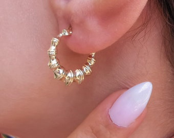 14K Gold Small Sea Shell Earrings, Elegant Small Clam Gold Hoop Earrings For Sea Lovers, Beach Jewelry, Minimal Handmade Hoops, Gift For Her