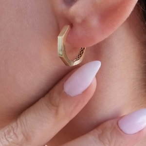 Hexagon Earrings, 14K Gold Hexagon Huggie Earrings, Shiny Huggie Earrings, Hexagon Hoop Earrings, Daily Wear Earrings, Perfect Gift For Her