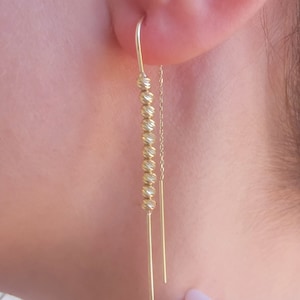 Orecchini a filo lungo in oro massiccio 14 carati, orecchini a filo con sfere in oro, orecchini pendenti con catena a sfere lunghe minimalisti, orecchini affascinanti, regalo per lei