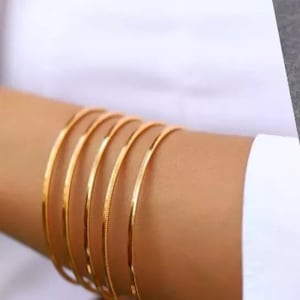 22K Solid Gold Bangle Bracelet, Vintage Real Solid Gold Bracelet, 2.2mm Wide Shiny Gold Bangle, Daily Womens Bracelet, Perfect Gift For Her
