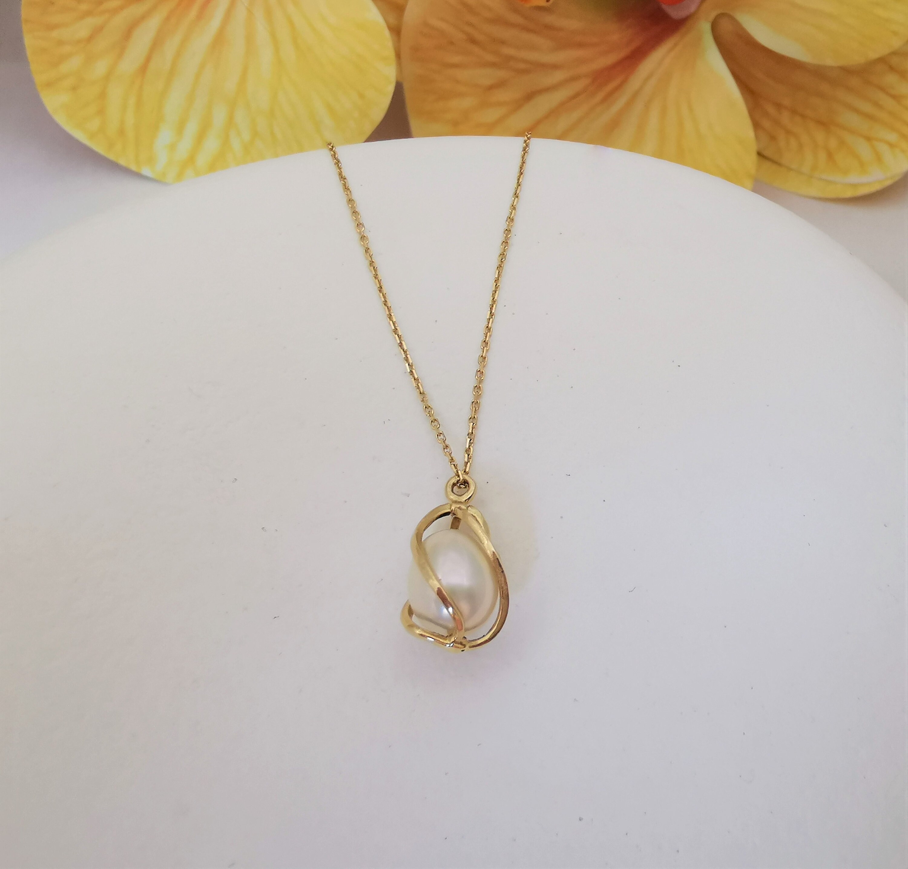 Collana di perle grandi, ciondolo di perle dorate, perla solitaria, gioielli con perla singola, delicata collana di perle per donna, collana con pietra portafortuna di giugno - Italia