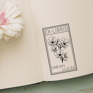 Timbro ex libris a forma di fiore