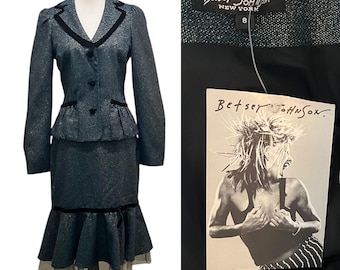 Conjunto de dos piezas de chaqueta y falda de terciopelo brillante estilo vintage de Betsey Johnson New York, nuevo con etiquetas.