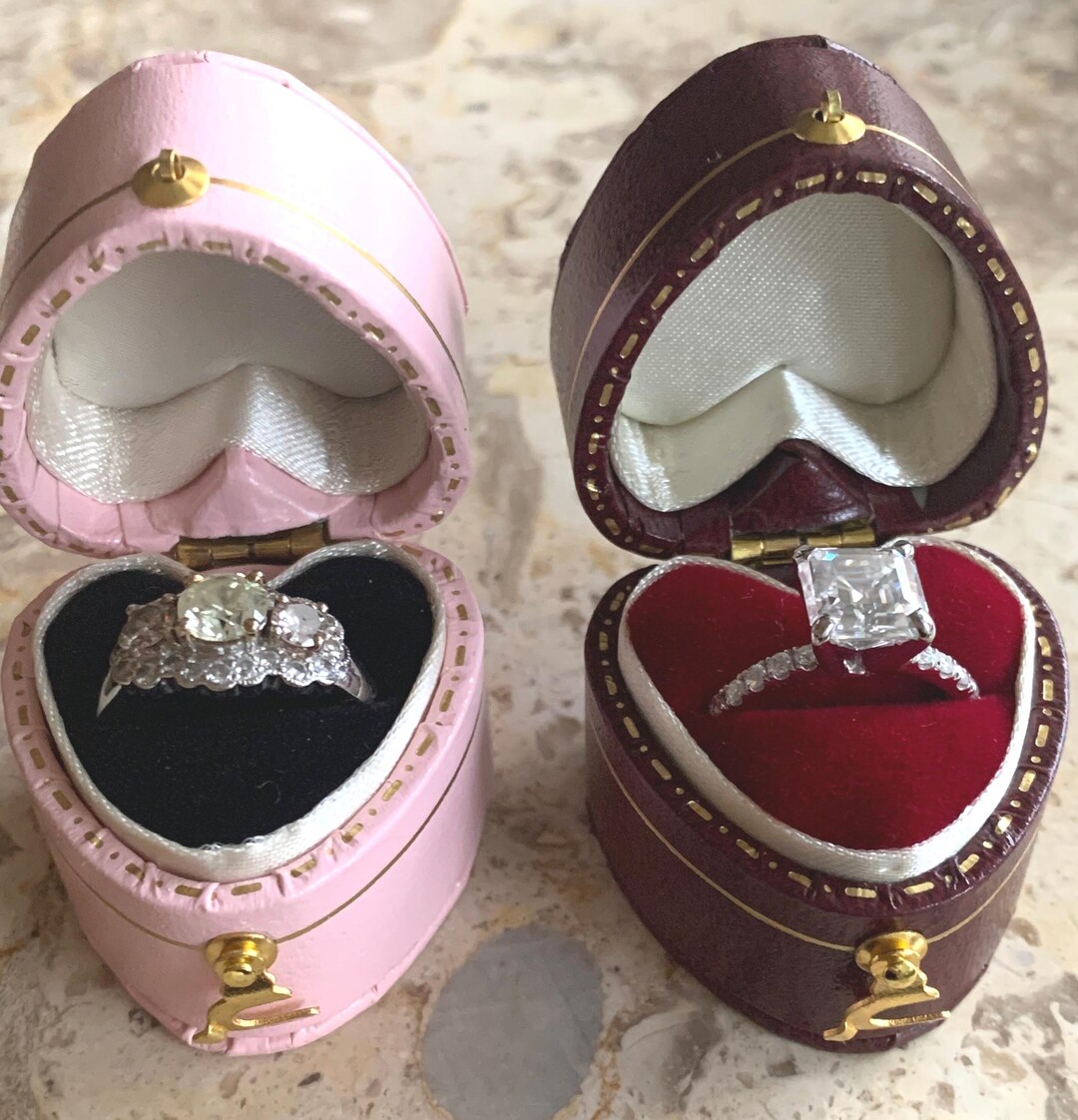 Tiny Vintage Style Ring Box. Heart Shaped Vintage Style Ring Box ...