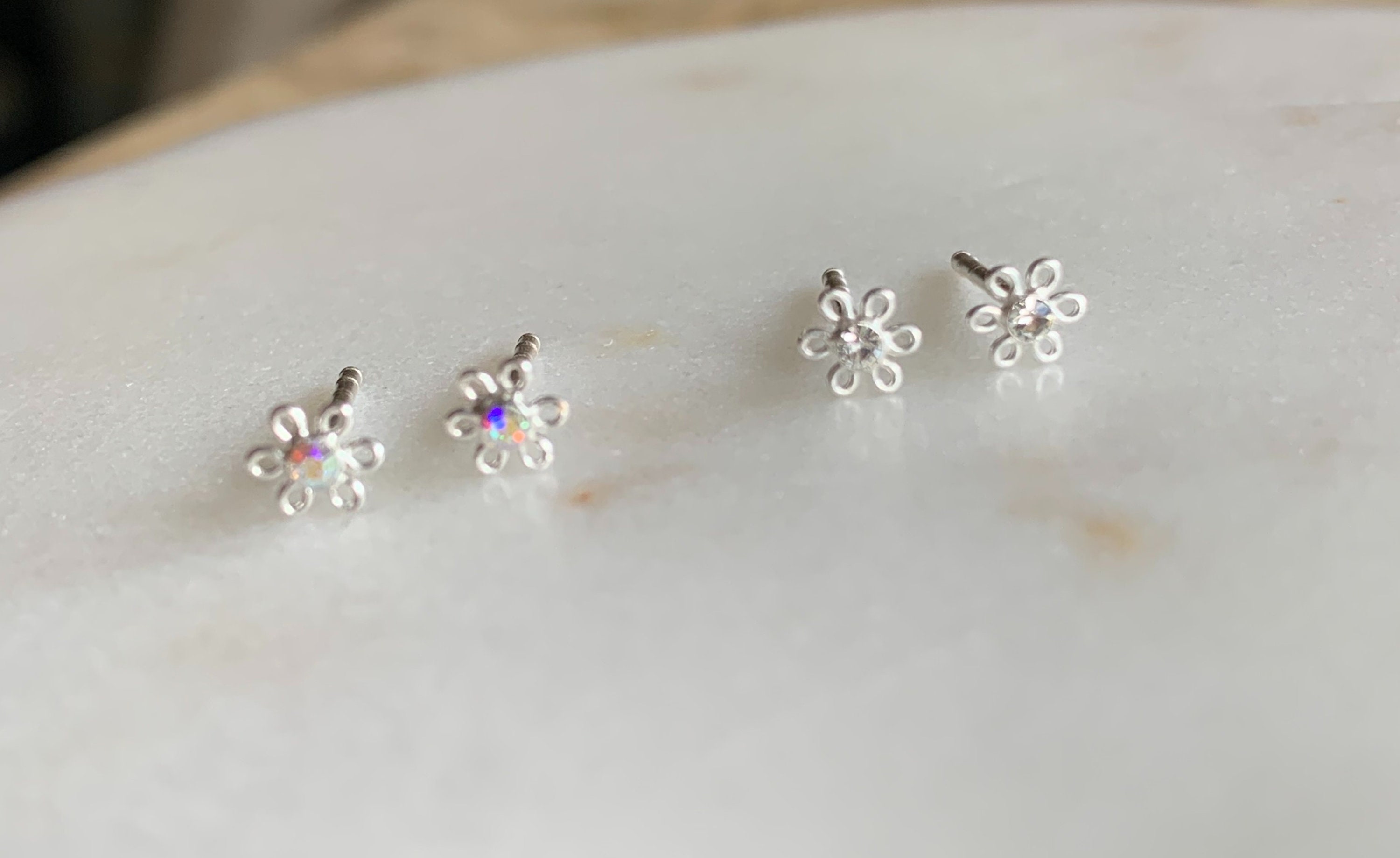 Orecchini A Fiore In Argento 925 Con Cristallo Verde Austriaco – 6 Mm – Confezione Regalo - 4