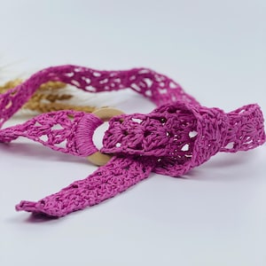 Pink Handwoven Rattan Belt for Women – Boho Crochet-Style Wicker Waist Belt, Adjustable Natural Straw Belt