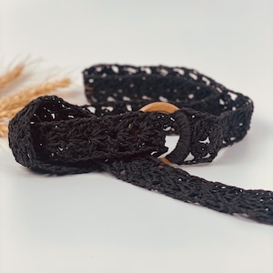 Black Handwoven Rattan Belt for Women – Boho Crochet-Style Wicker Waist Belt, Adjustable Natural Straw Belt