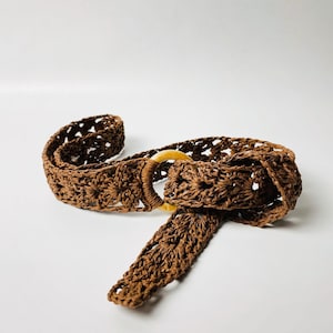 Brown Handwoven Rattan Belt for Women – Boho Crochet-Style Wicker Waist Belt, Adjustable Natural Straw Belt