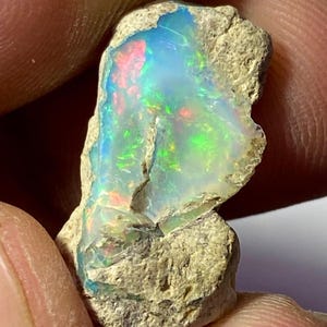 AAA Welo Opal Rough: pietra grezza multi-fuoco etiope