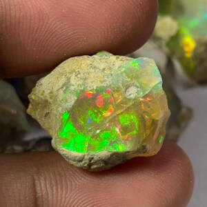 LARG High Grade Ethiopian opal, Welo opal, Natural High Grade Ethiopian opal, Rainbows opal Multi Fire opal Row Multi Fire Raw Suitable
