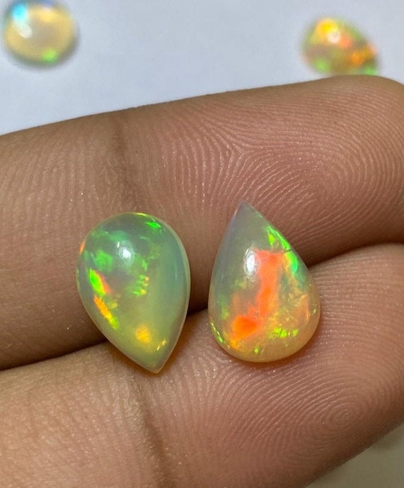 Opale D'Éthiopie Taille Cabochon Poire - 1,48 Carats - Naturelle Non Traitée - Neuve Avec étiquette