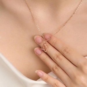 Collar inicial personalizado con corazón pequeño, collares de letras personalizados, joyas iniciales, regalos personalizados para novia