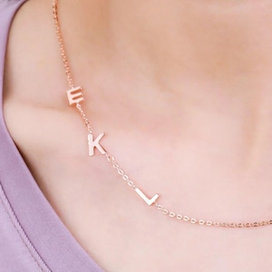 Collar inicial lateral personalizado, collar de letras, collar de mujer, joyería de mujer, collar personalizado, regalo de Navidad, regalo de niñera