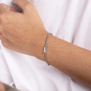 Pulsera personalizada con nombre de niño, pulsera personalizada con nombre de familia, joyería para hombre, regalo de cumpleaños o día del padre.