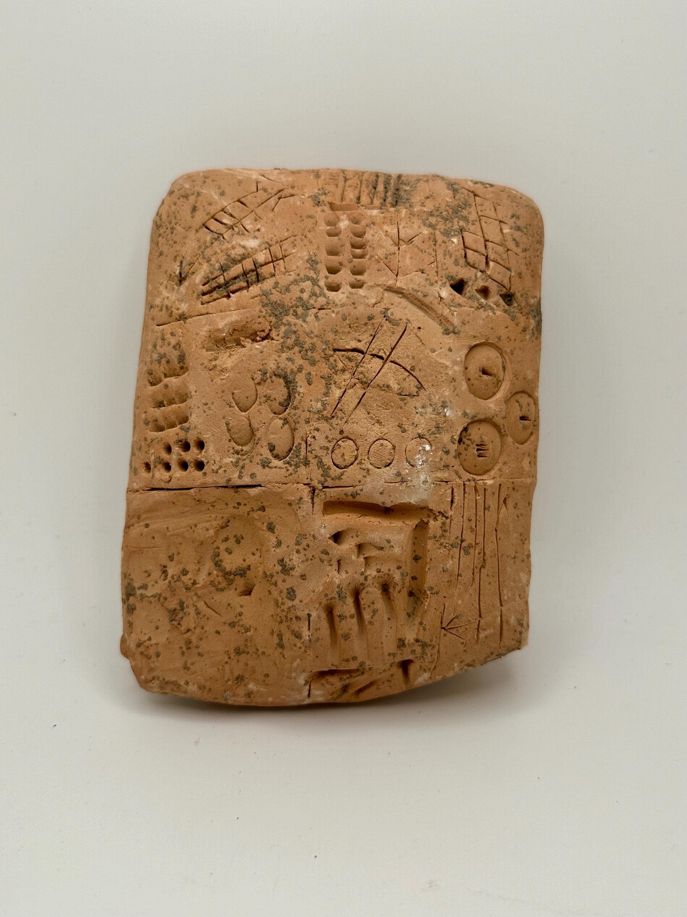 古代近東粘土板 - メソポタミア原楔形文字の遺物、紀元前 3000 年頃