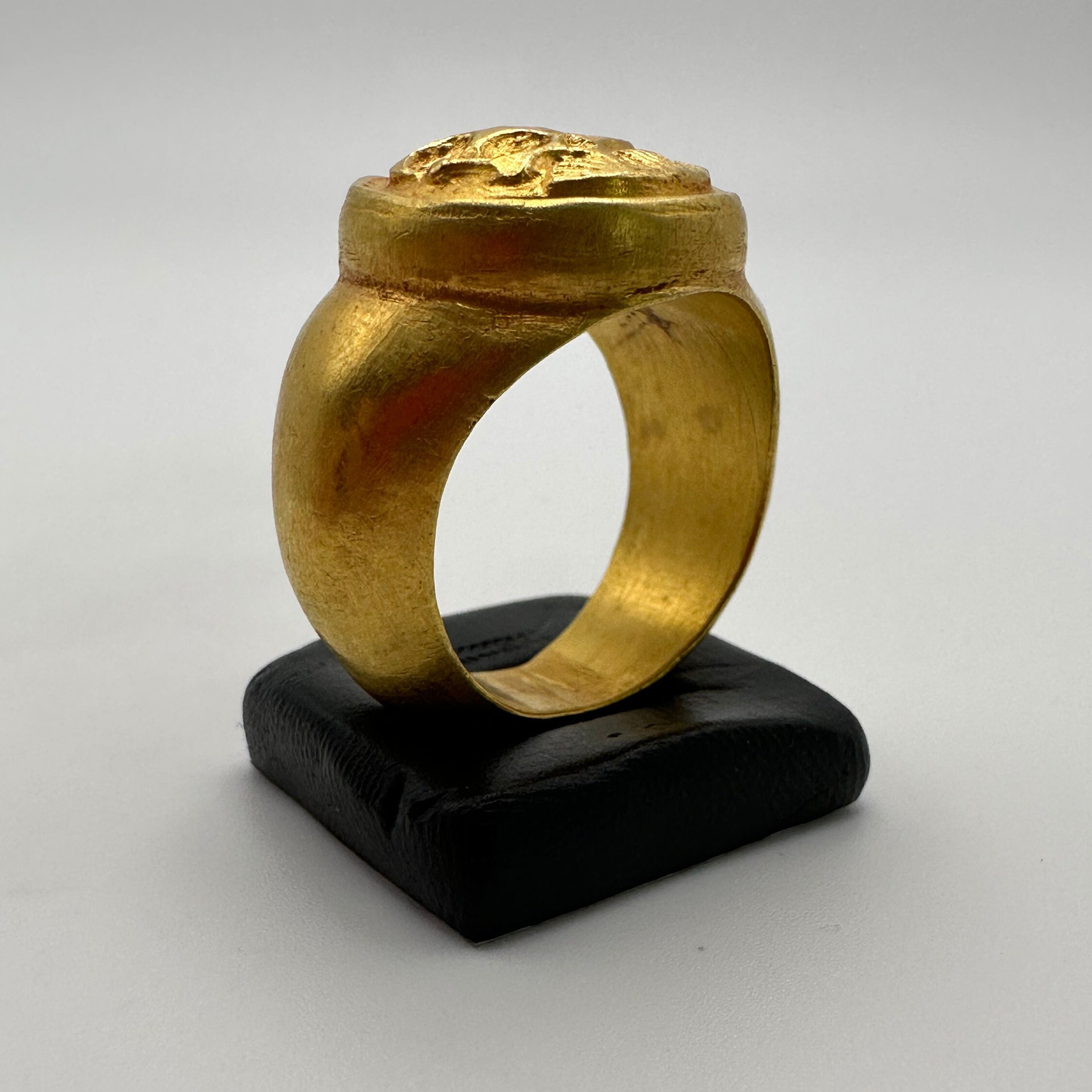 Ancient Greek Figure Head Solid High Carat Gold Finger Ring / C. 1st ...