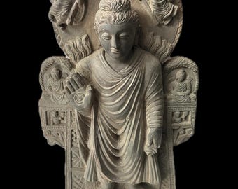 Antigua estatuilla de Buda de piedra de esquisto de Gandhara - Circa 300 a. C.