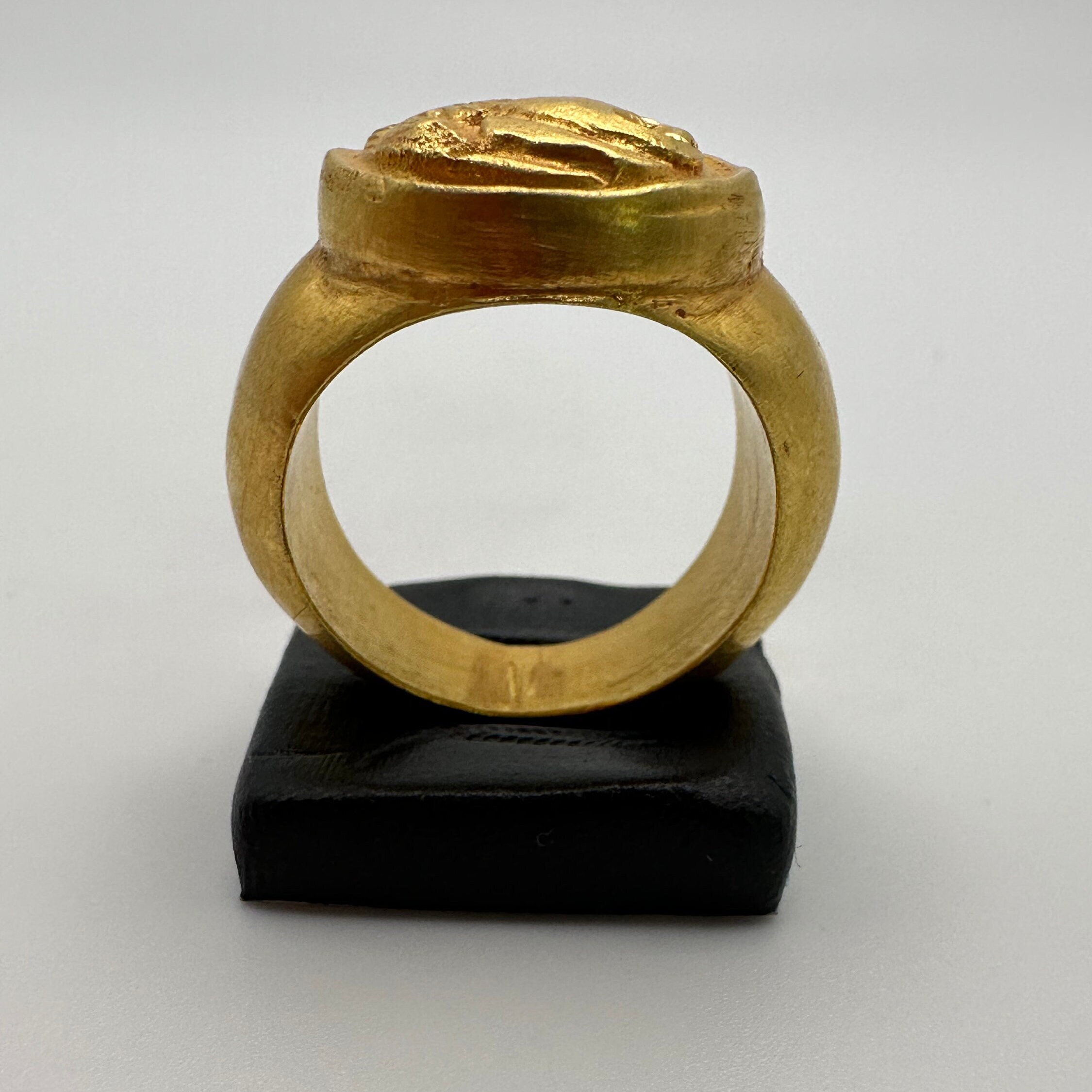 Ancient Greek Figure Head Solid High Carat Gold Finger Ring / C. 1st ...