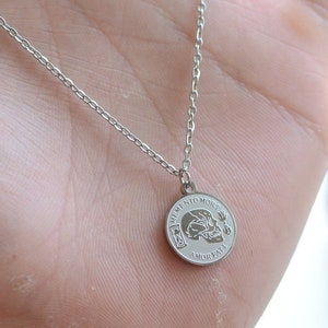 Memento Mori: roestvrijstalen gesneden hanger: een stoïcijns statement