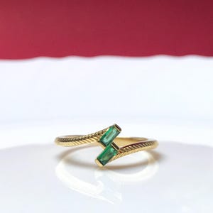 Emerald Wedding Band, Gold Eternity Rings Women, Dainty Stacking Ring, Green Gemstone Ring, Wedding and Engagement Gifts, 925 Silver Ring