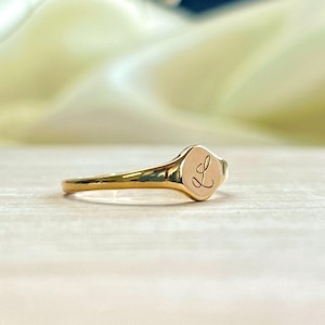 14k Gold Custom Oval Signet Ring - Dainty Engraved Initial Ring - Personalized Gold Pinky Ring - Christmas Gift - Personalized Mini Ring