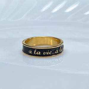 Anillo de banda A la vida, a la muerte - Banda de esmalte negro - 4 mm de ancho Anillo À la Vie, À la Mort - Anillo de promesa - Anillo de boda - Anillo de propuesta