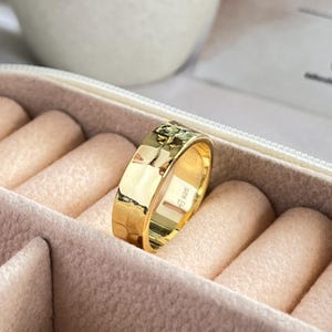 Elegant 6mm wide Hammered Textured Ring, 6mm Wedding Band, Wedding Band Ring, Hammered texture wedding band for Men and Women ||