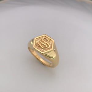 Anillo con sello grabado con inicial, anillo con sello personalizado, anillo con sello con inicial, anillo con sello de plata esterlina, anillo con sello grabado, anillo con sello con letra