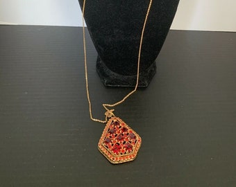 Vintage Red Faceted Glass Rhinestone Pendant Necklace